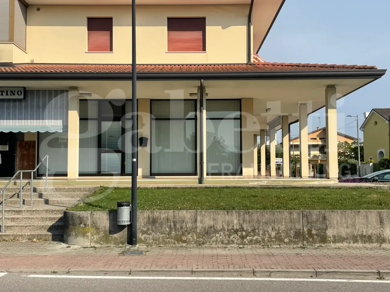 Negozio in Via Vallenoncello 15, Pordenone, {3} - Foto 1