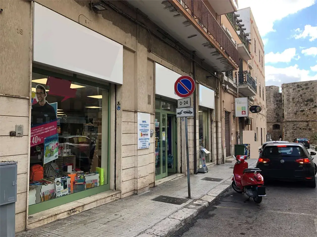 Locale commerciale in Via De Carpentieri, 16, 72100 Brindisi, Brindisi, {3} - Foto 2