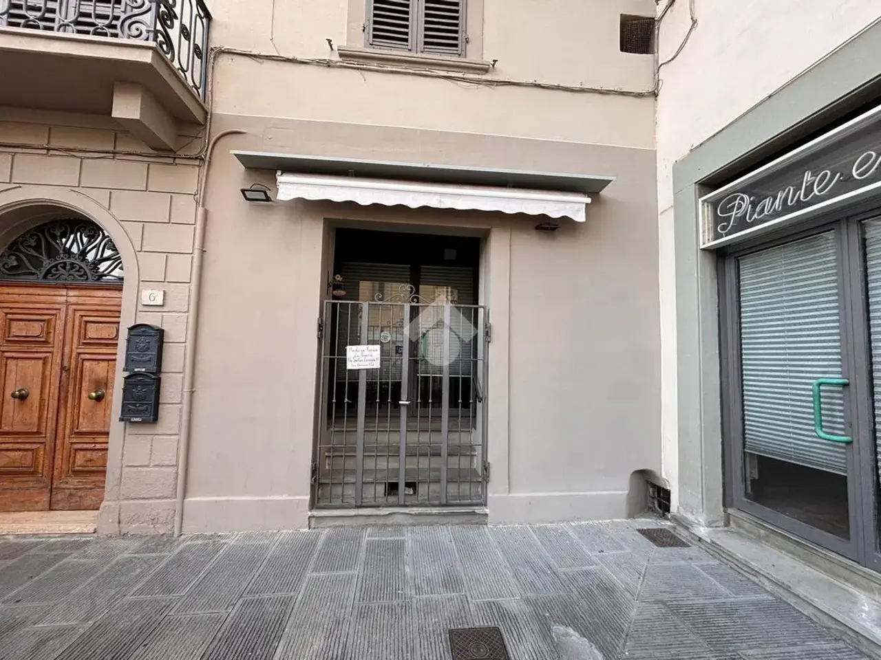 Negozio in Piazza Cavour 6, San Giovanni Valdarno, {3} - Foto 1