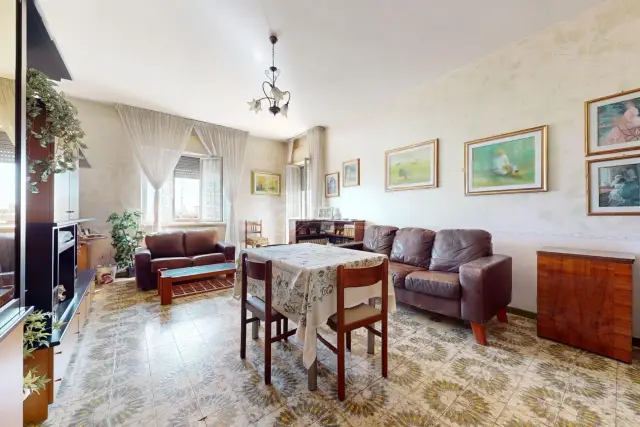 4-room flat in Via Noicattaro, Rutigliano - Photo 1