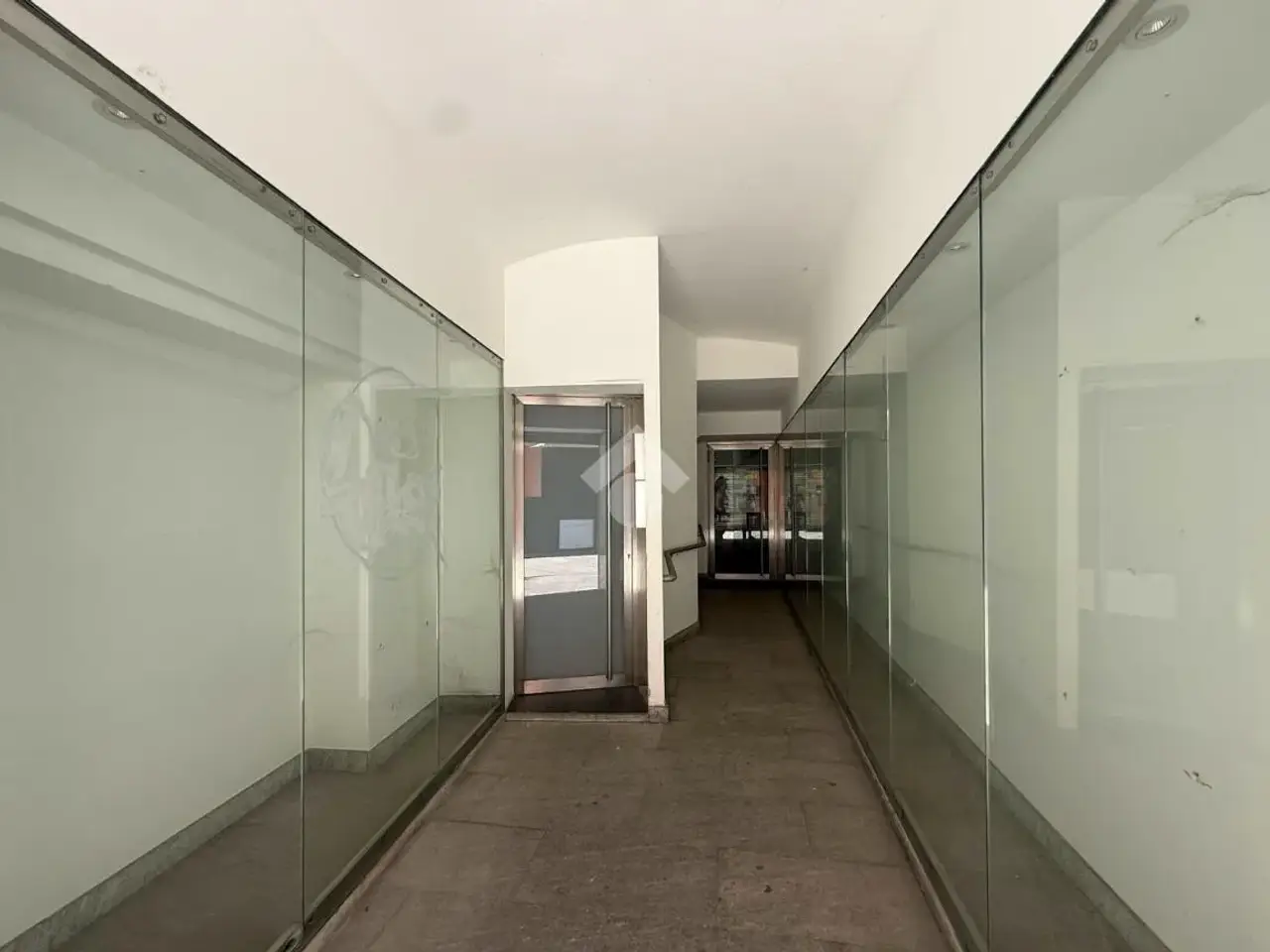 Negozio in Corso Vittorio Emanuele Secondo 72, Piacenza, {3} - Foto 2