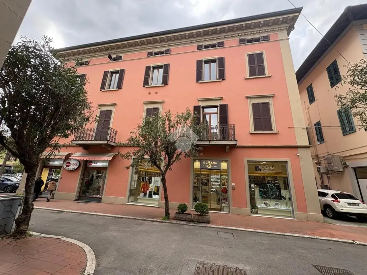 Ufficio in Via Garibaldi 9, Montecatini Terme, {3} - Foto 1