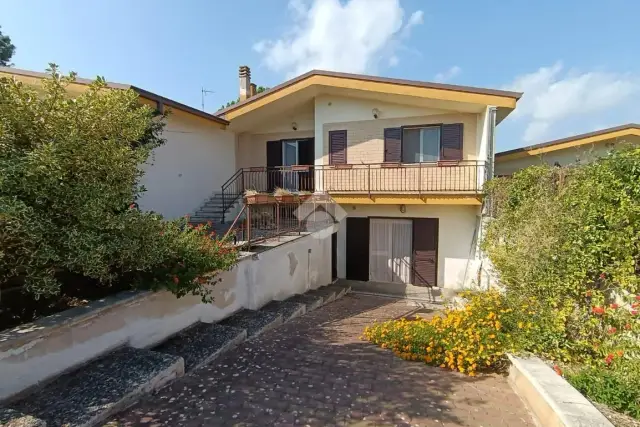 Terraced house in Zona Frà Diavolo, Cassano delle Murge - Photo 1