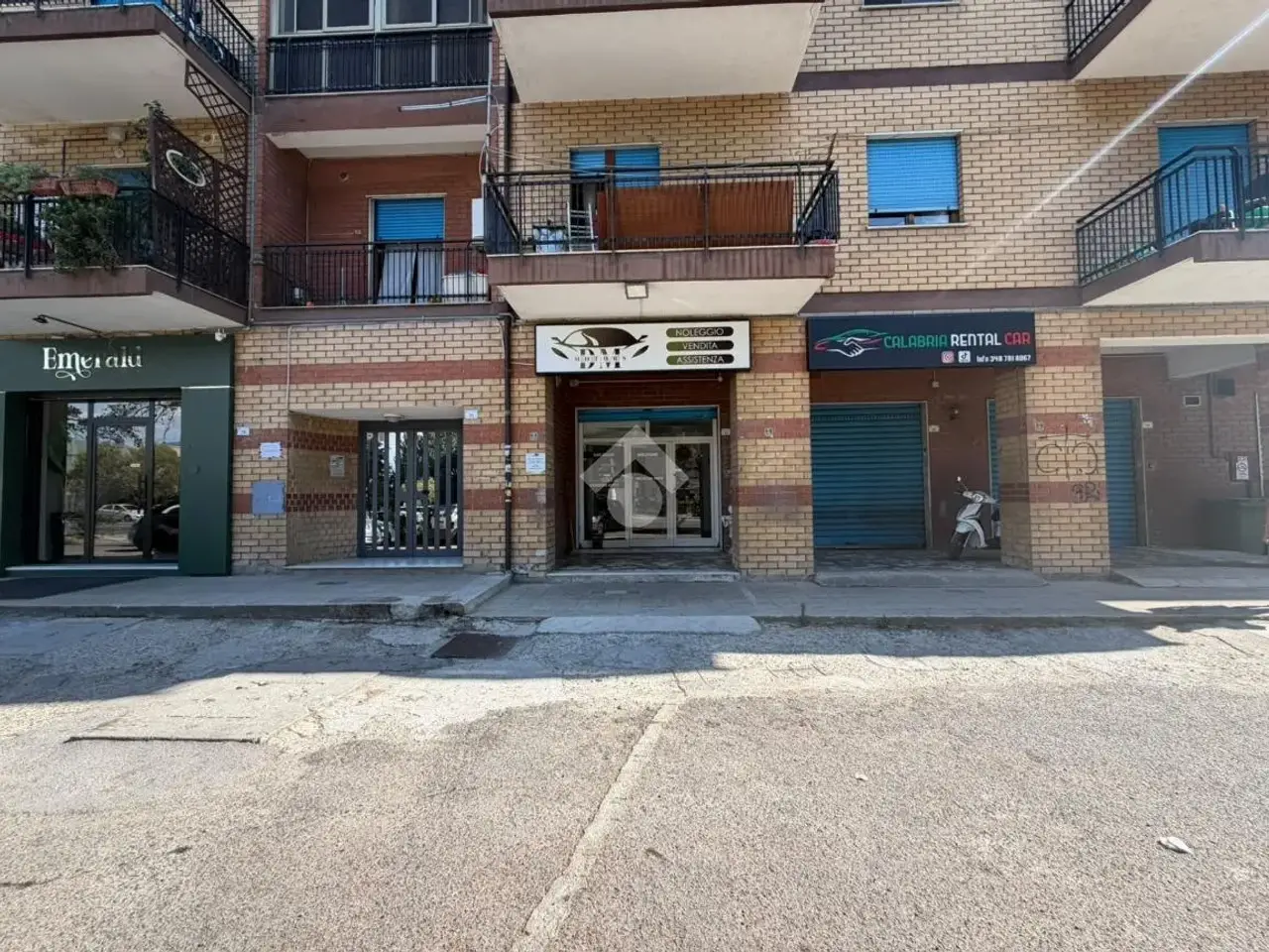 Negozio in Via C. Bilotti 29, Rende, {3} - Foto 2