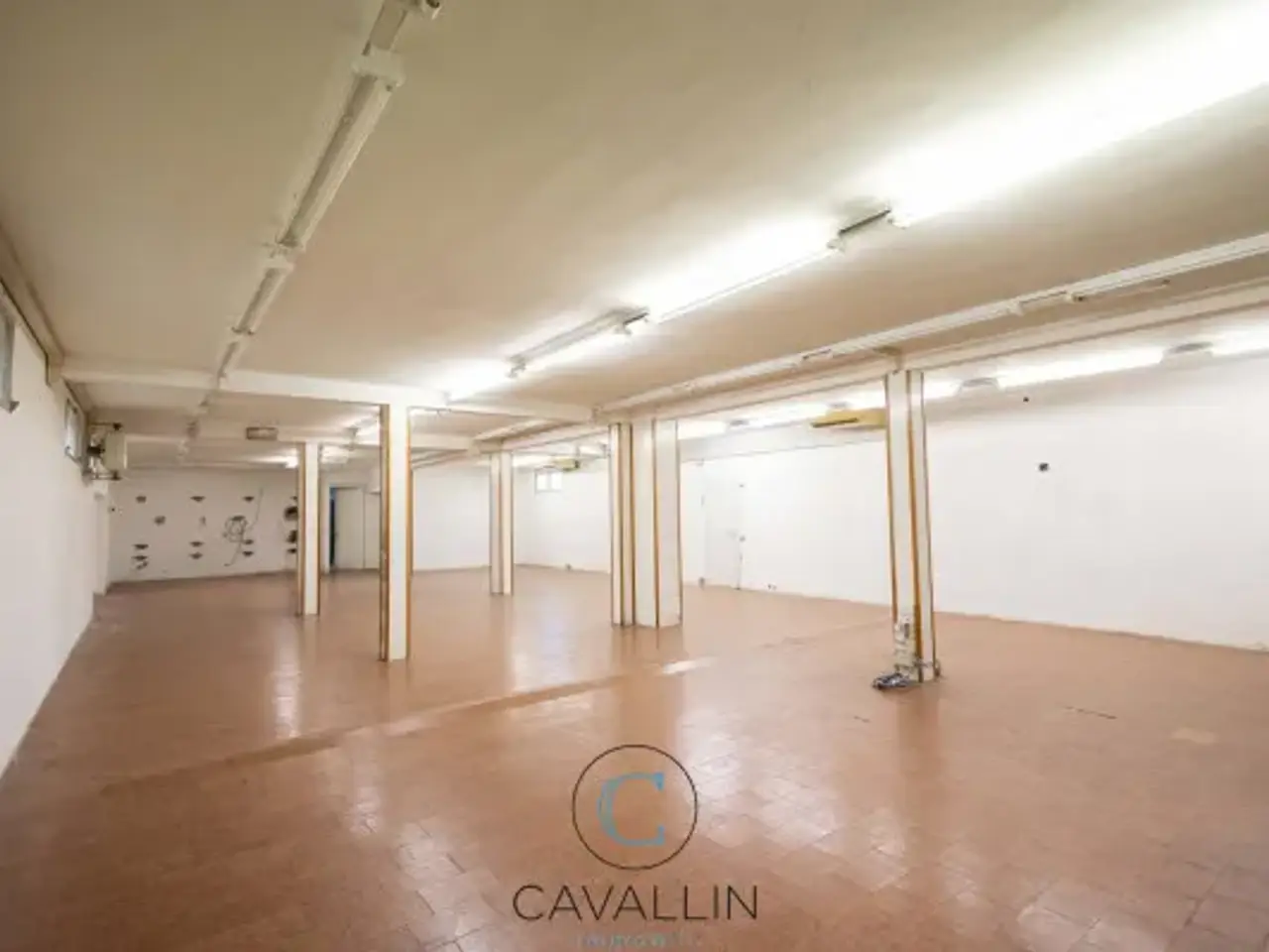 Negozio in Via Schiavonesca Nuova 162, Volpago Del Montello, {3} - Foto 1