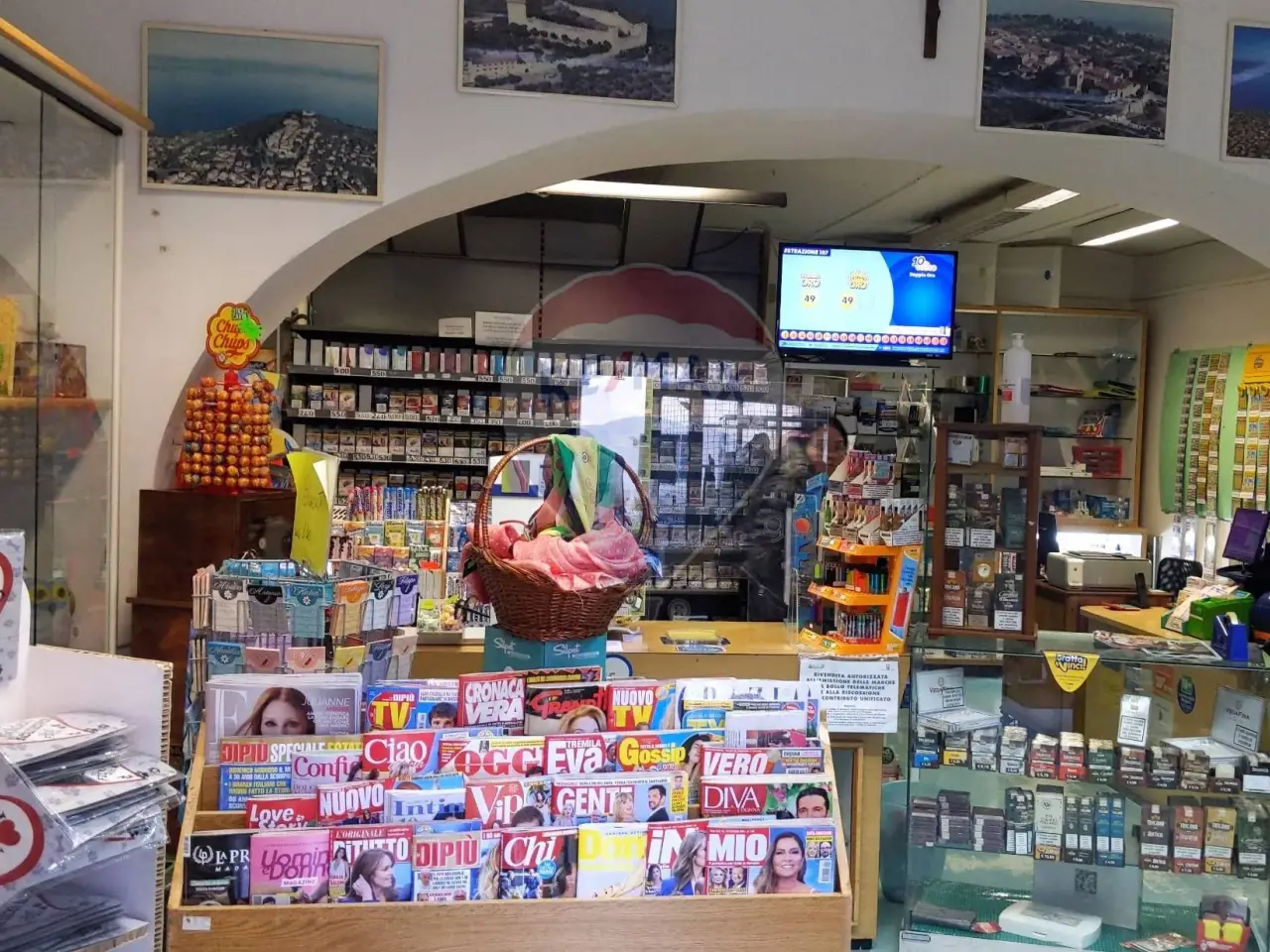 Esercizio commerciale in Via Vittorio Emanuele 35, Castiglione Del Lago, {3} - Foto 1