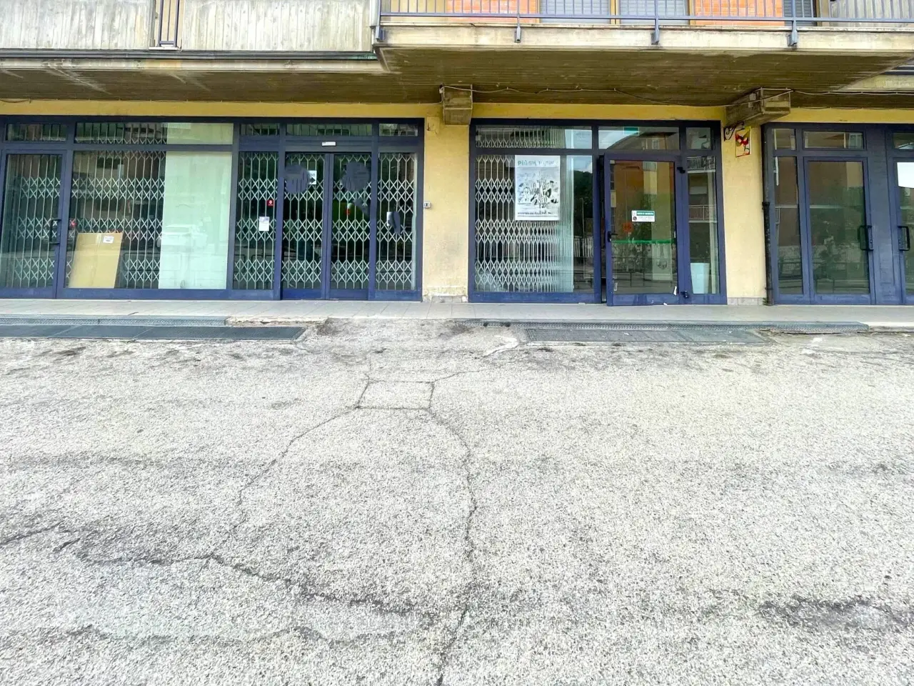 Palazzina commerciale in , Comunanza, {3} - Foto 2