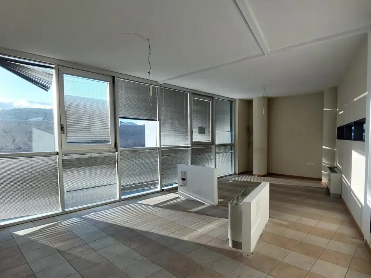 Ufficio in Via Mario Angelucci, N. 32, Perugia, {3} - Foto 1