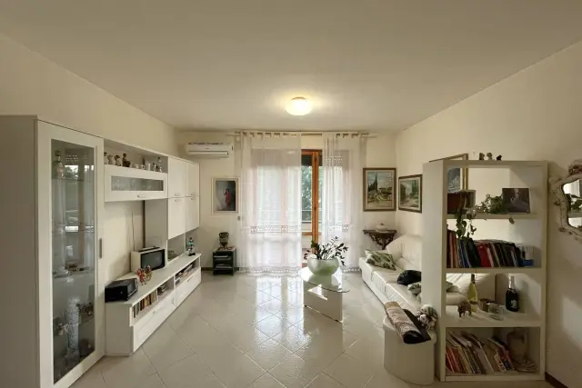 Apartament in Via Michelangelo Buonarroti, Signa - Photo 1