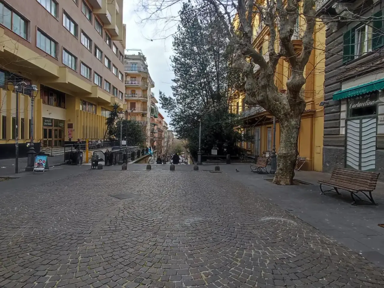 Esercizio commerciale in Via Scarlatti, Napoli, {3} - Foto 2