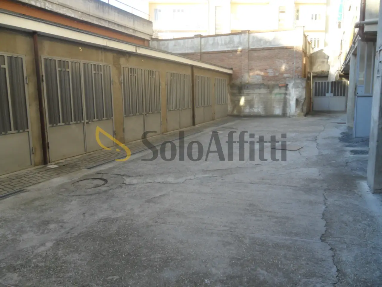 Parcheggio chiuso in Via Auriletto 6, Rivoli, {3} - Foto 1