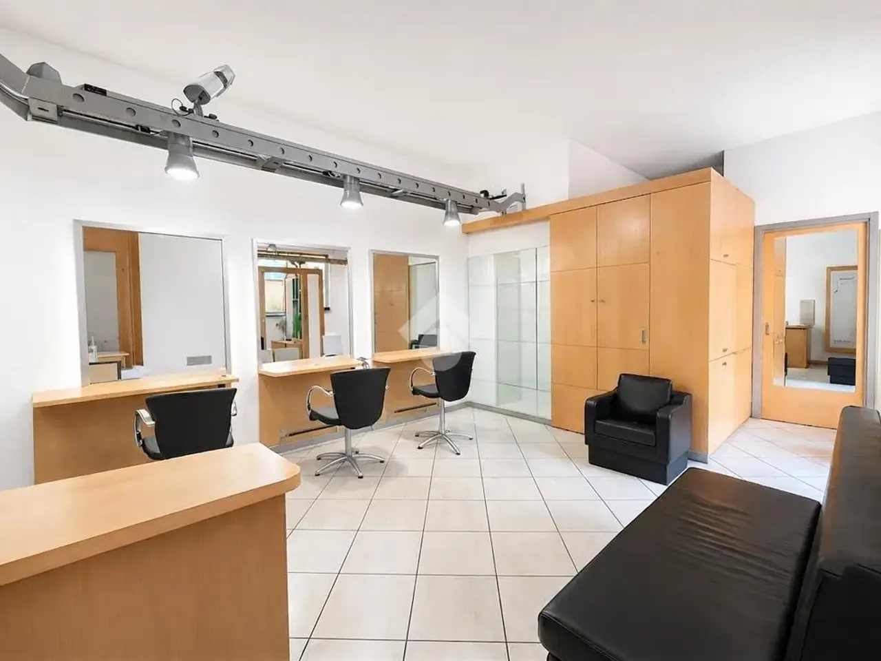 Negozio in Largo Sindelfingen 35, Sondrio, {3} - Foto 1