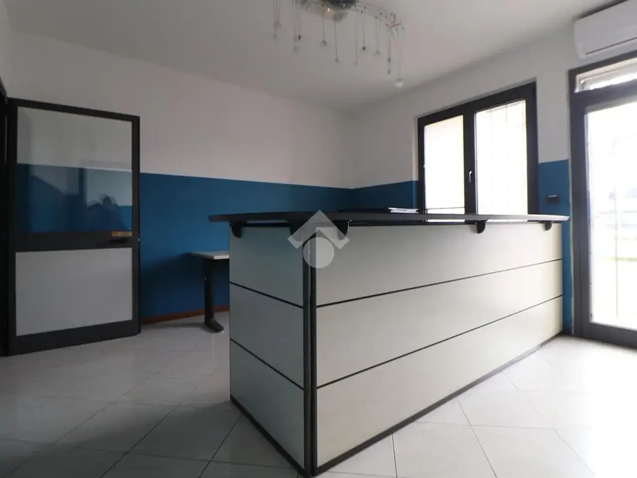 Ufficio in Via Gramsci 1, Porto Mantovano, {3} - Foto 1