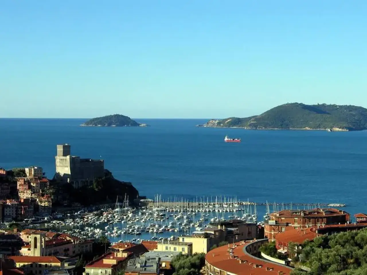 Negozio in Via Oronte Petriccioli 43, Lerici, {3} - Foto 1