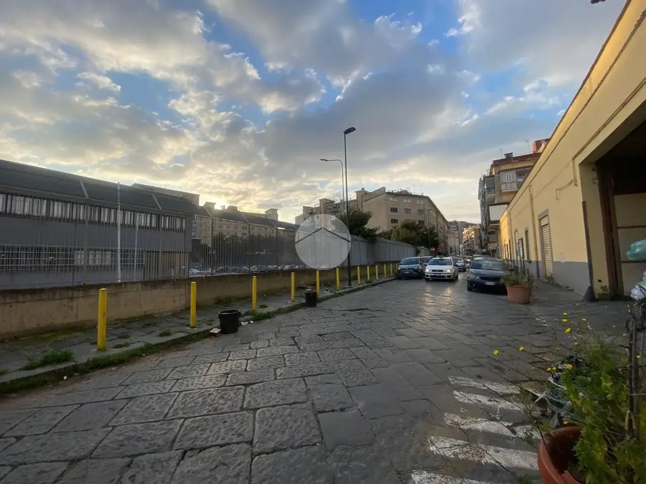 Magazzino in Via Cristoforo Marino 12, Napoli, {3} - Foto 1