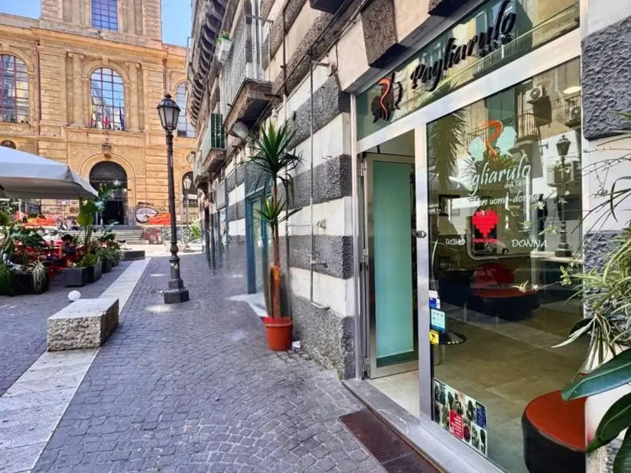 Locale commerciale in Via Micco Spadaro 10, Napoli, {3} - Foto 1