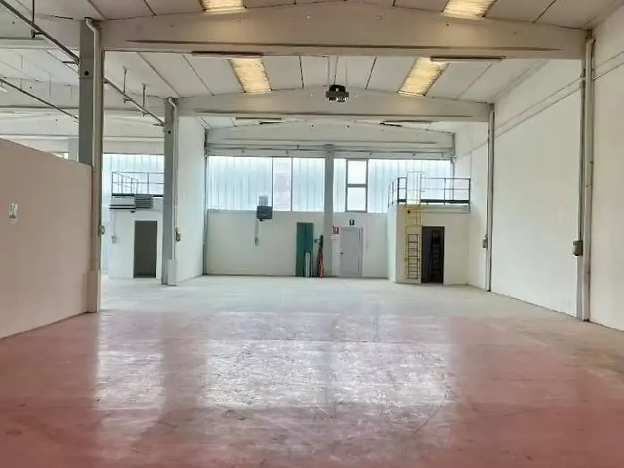 Capannone in Via Pervilli 2, Reggio Emilia, {3} - Foto 1