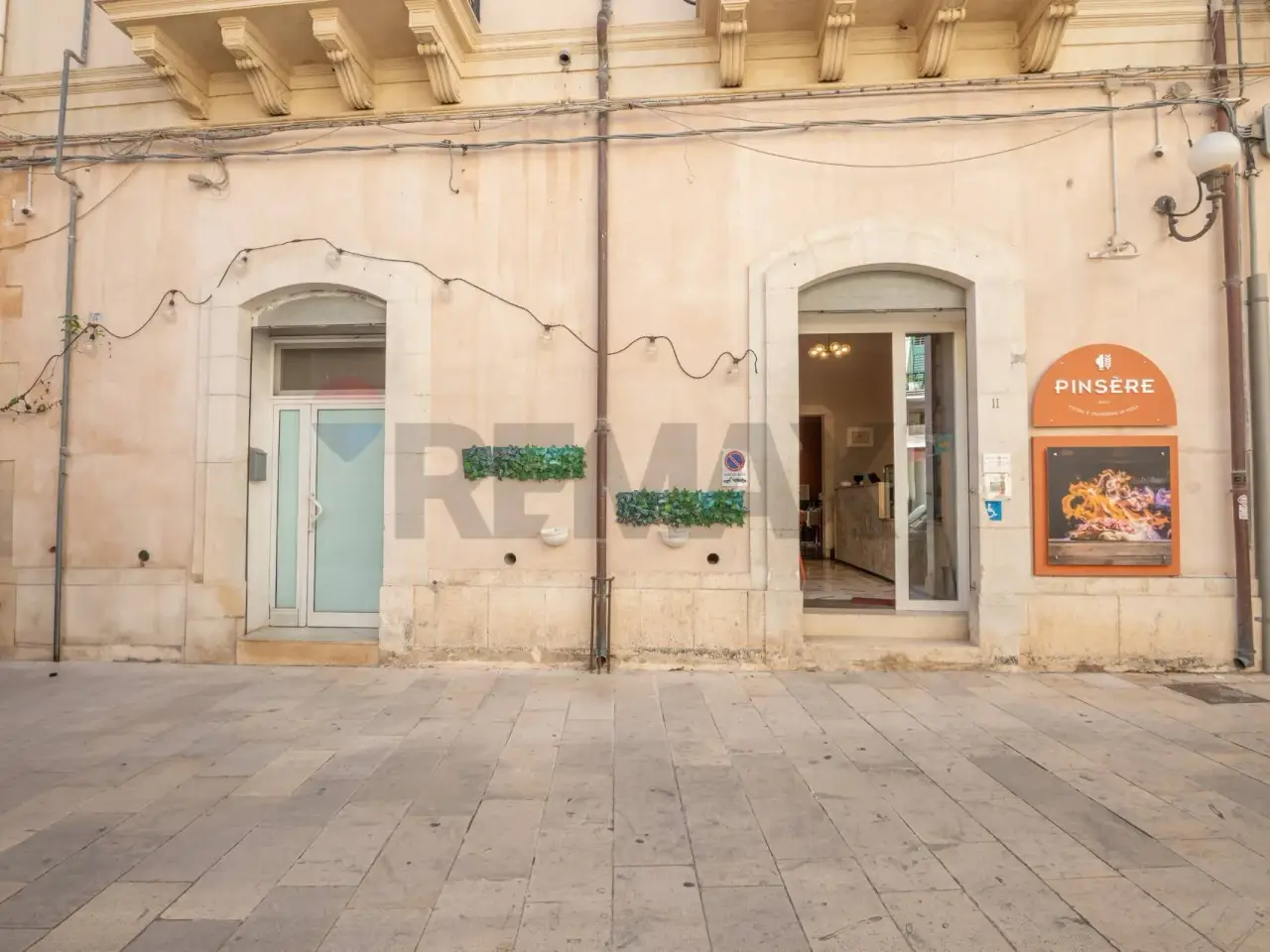 Esercizio commerciale in Via Gesù 11, Scicli, {3} - Foto 1