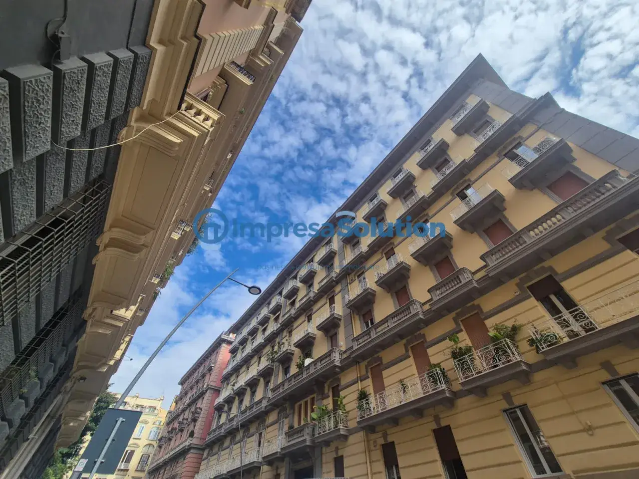 Negozio in Via Giuseppe Fiorelli 3, Napoli, {3} - Foto 1
