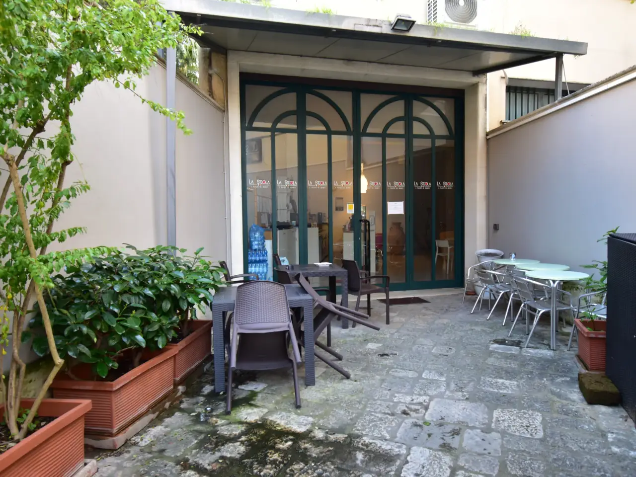 Locale commerciale in Via a. Volta 15, Nardo', {3} - Foto 1