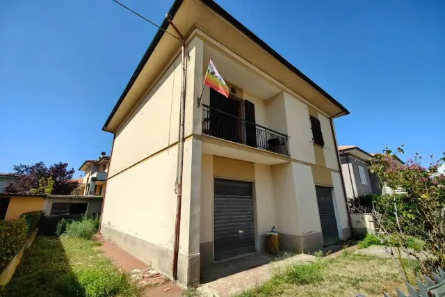 Detached house in Via della Costituzione, Fucecchio - Photo 1