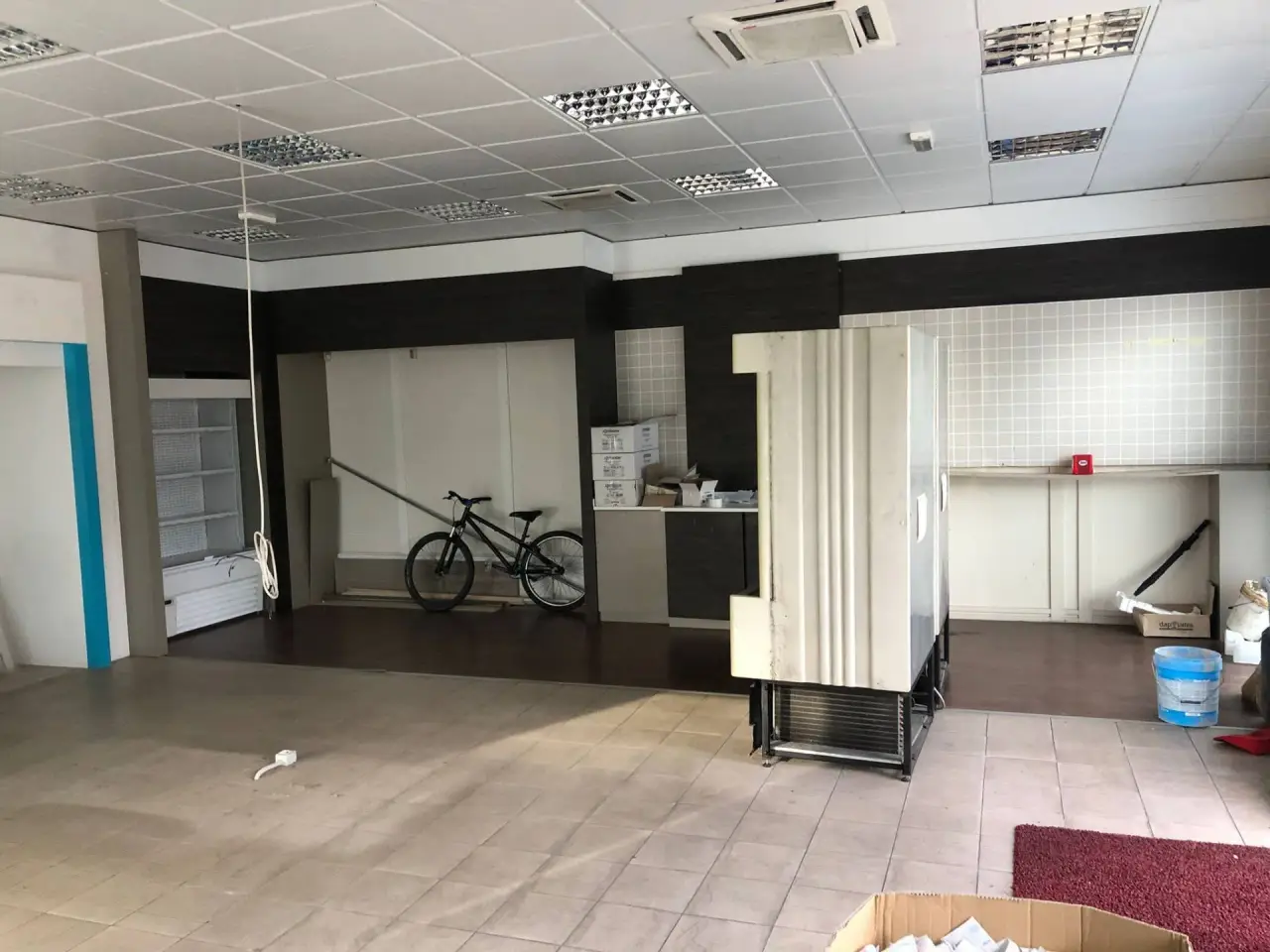 Esercizio commerciale in Via Tosco Romagnola 1, Cascina, {3} - Foto 1