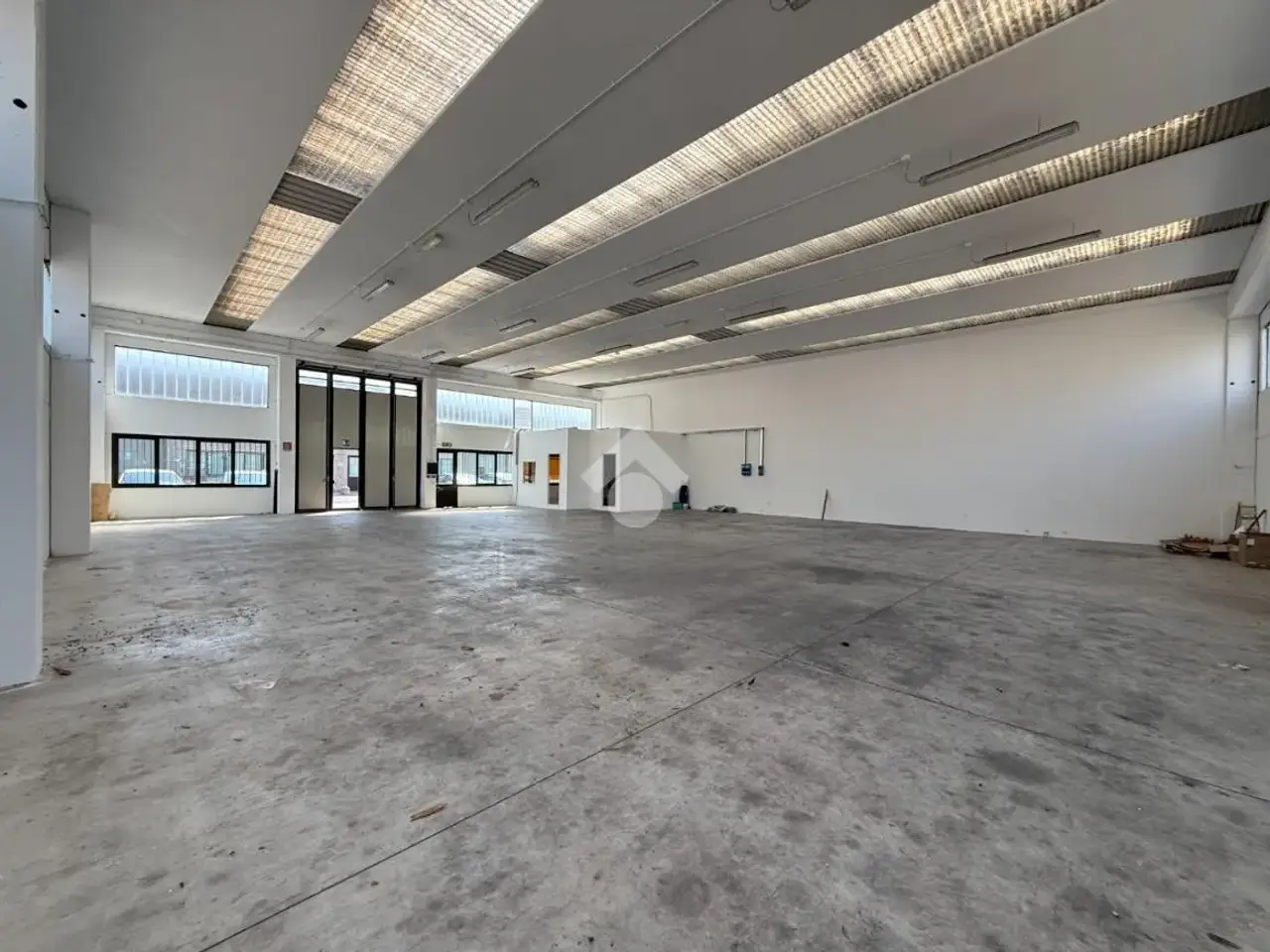 Capannone in Viale Milano 76, Lodi, {3} - Foto 1