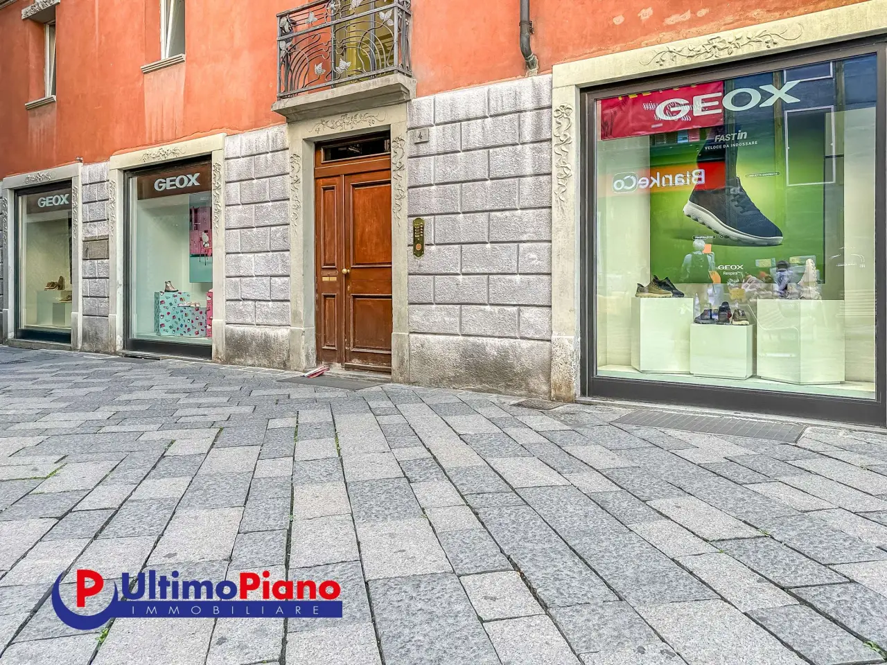 Negozio in Via Edouard Aubert 1, Aosta, {3} - Foto 2