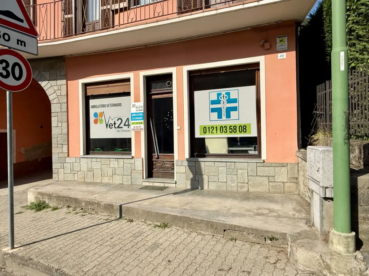 Negozio in Corso Galliano Rocco 46, Pinasca, {3} - Foto 2