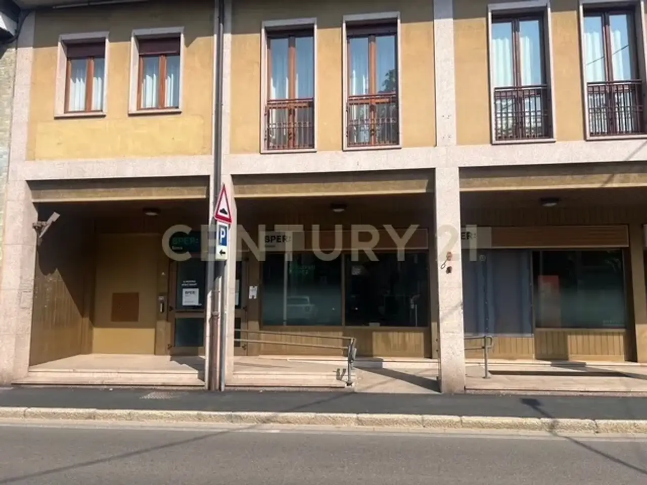 Negozio in Via Mauceri 16, Venegono Inferiore, {3} - Foto 1