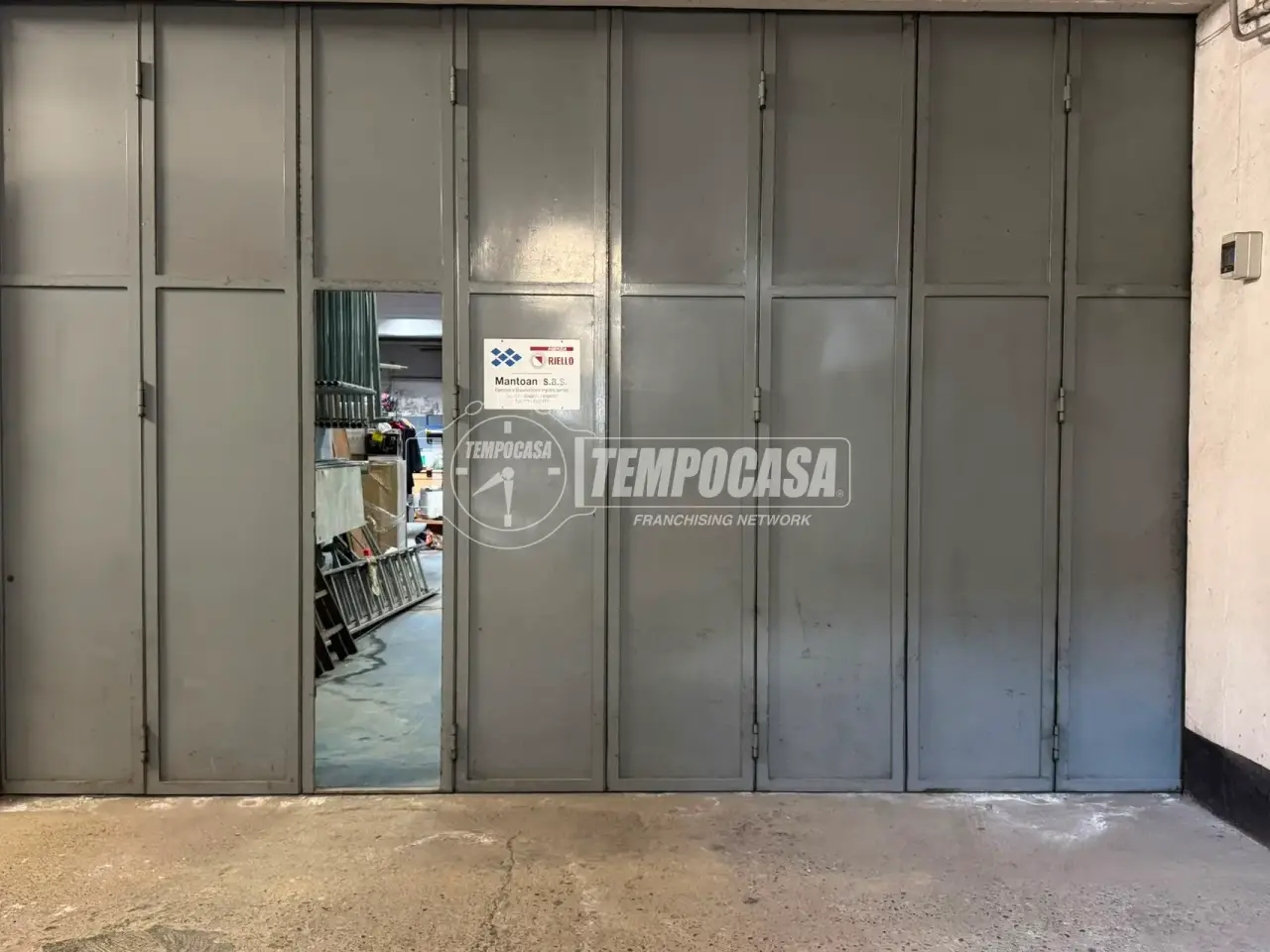Magazzino in Via Cervino, Rivoli, {3} - Foto 1