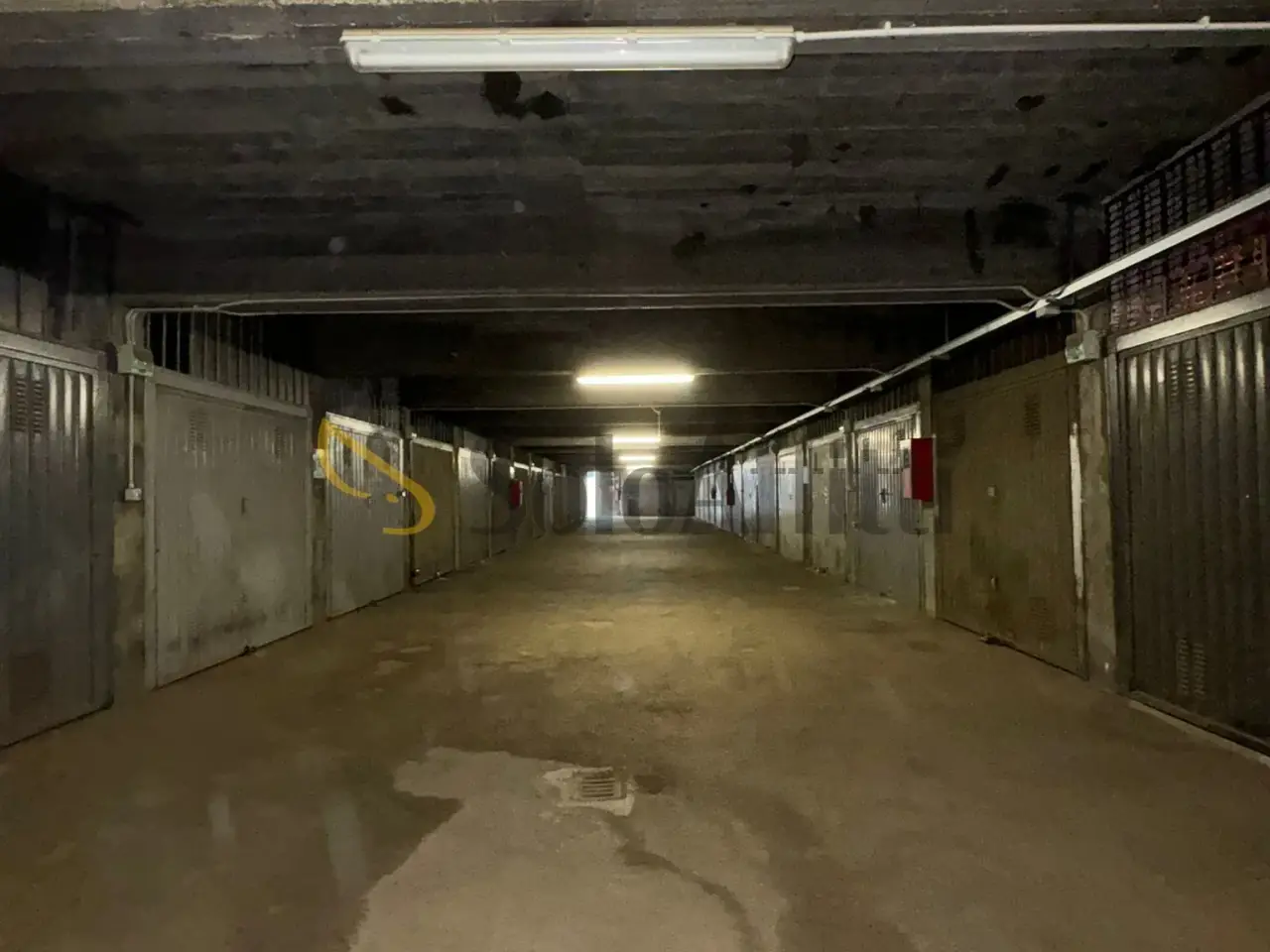 Parcheggio chiuso in , Torino, {3} - Foto 2