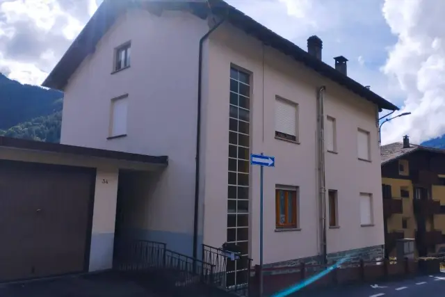 Vierzimmerwohnung in Via Ezio Vanoni, Chiesa in Valmalenco - Foto 1