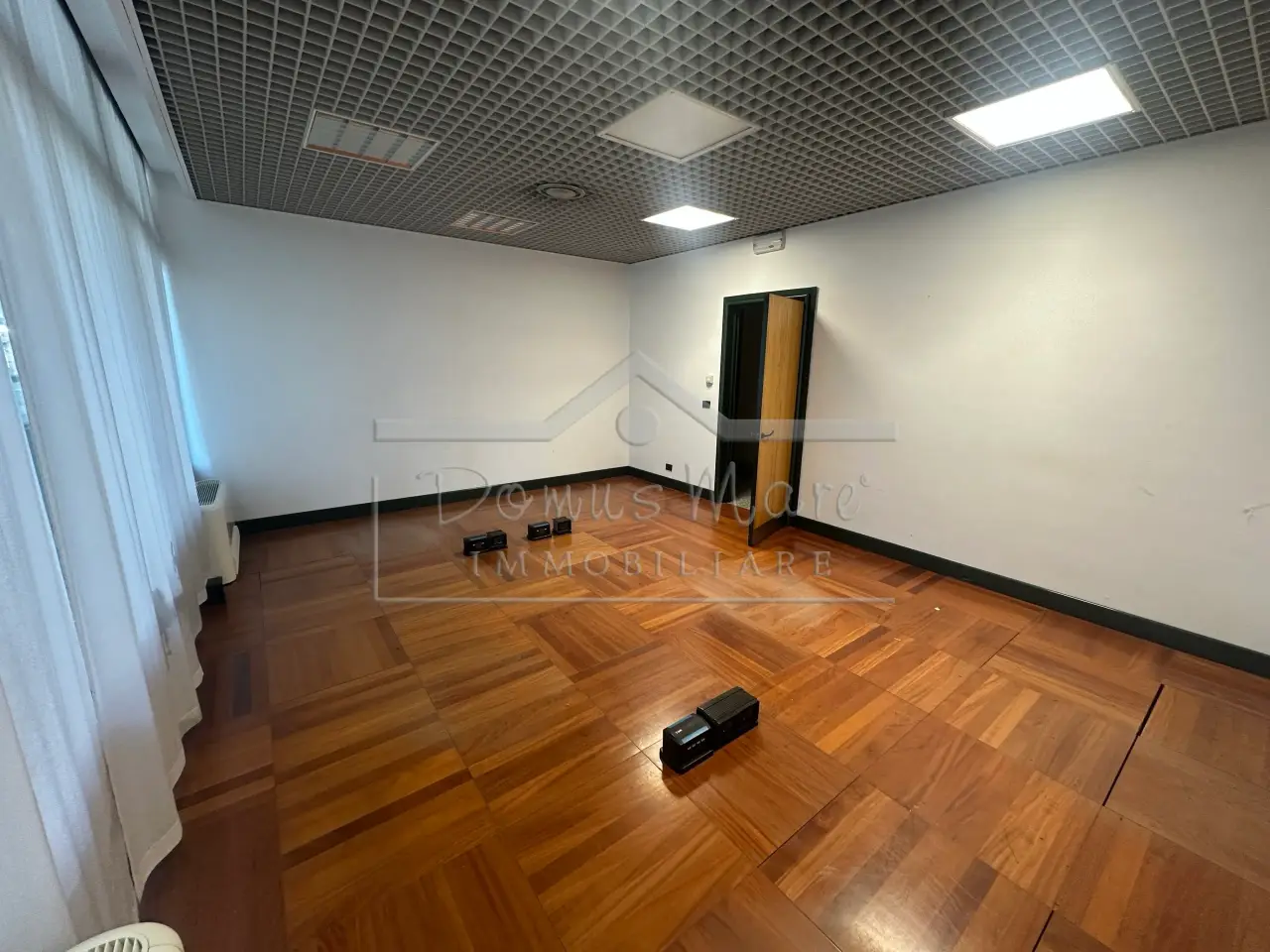 Ufficio in Via Bartolomeo Guidobono  137 R, Savona, {3} - Foto 1