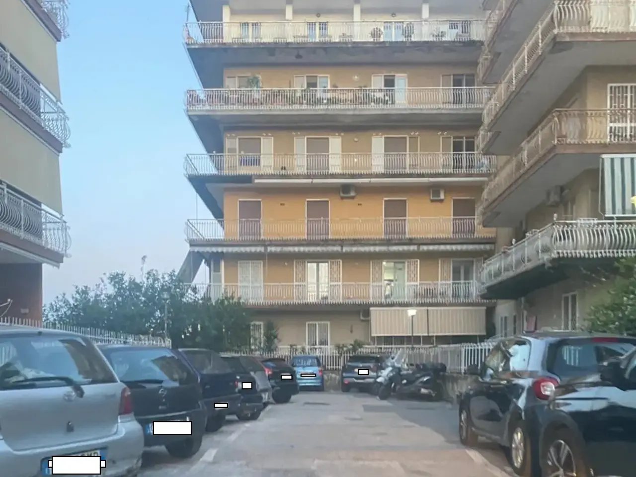 Parcheggio chiuso in Via San Donato 1, Napoli, {3} - Foto 2