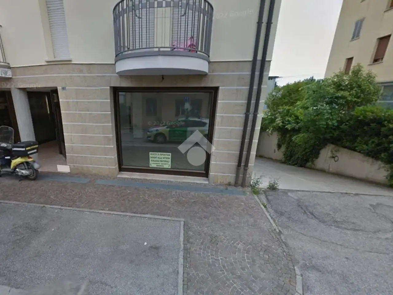Negozio in Via Feltrina Centro 101, Montebelluna, {3} - Foto 2
