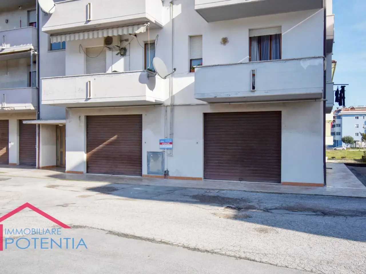 Magazzino in Via Beethoven 40, Potenza Picena, {3} - Foto 2