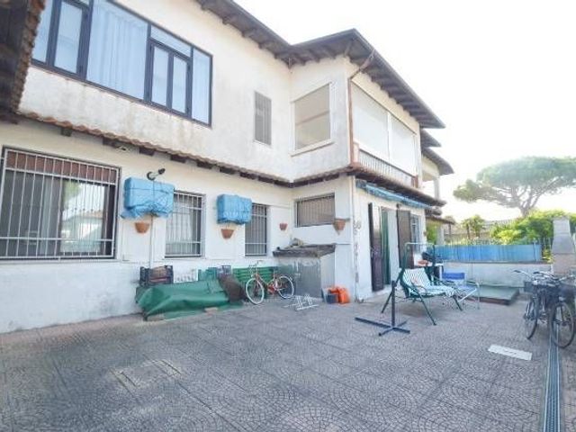 Villa in Viale Francia, Comacchio - Foto 1