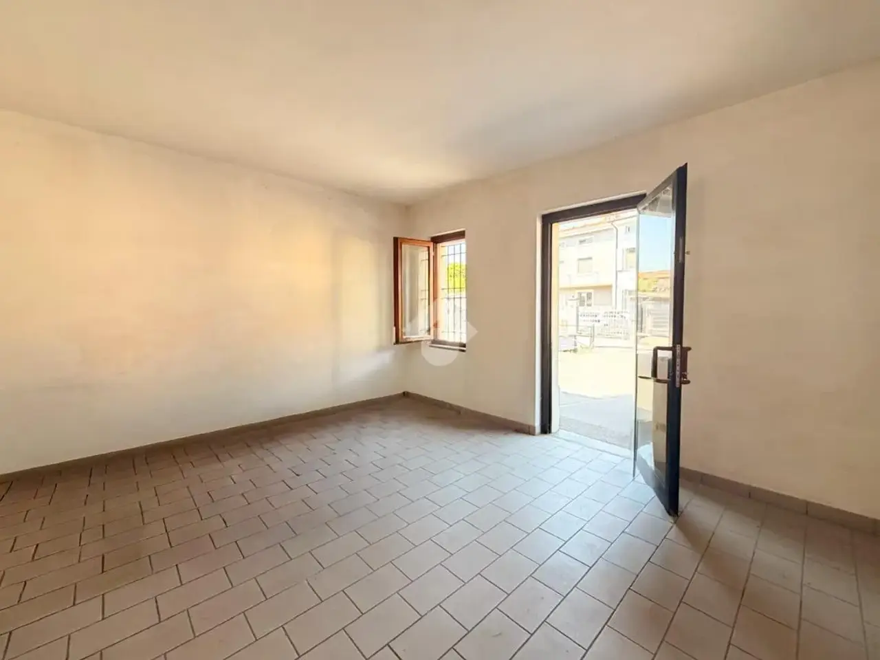 Negozio in Via Solferino 24, Borgo San Giacomo, {3} - Foto 2