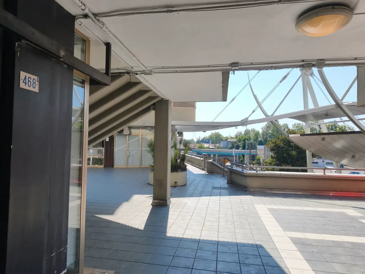 Negozio in Via Pietro Giardini 476, Modena, {3} - Foto 1
