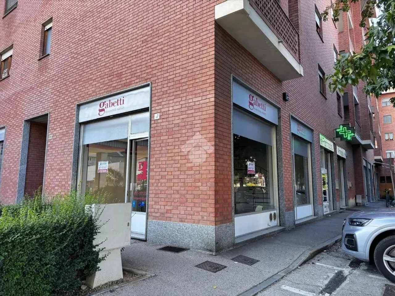 Negozio in Viale Giuseppe Garibaldi 47, Carmagnola, {3} - Foto 1
