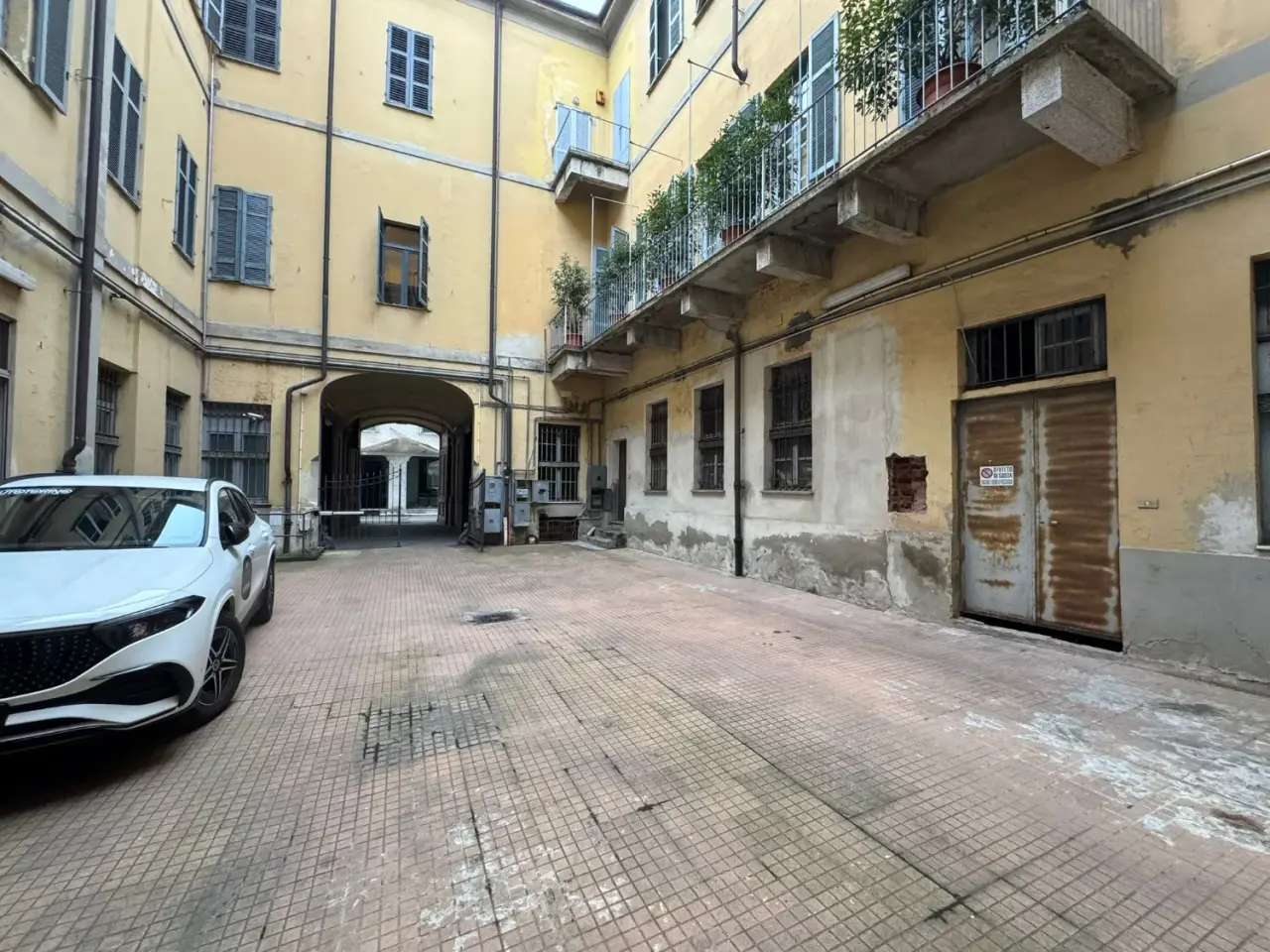Negozio in Via Palazzo di Città 24, Vercelli, {3} - Foto 2