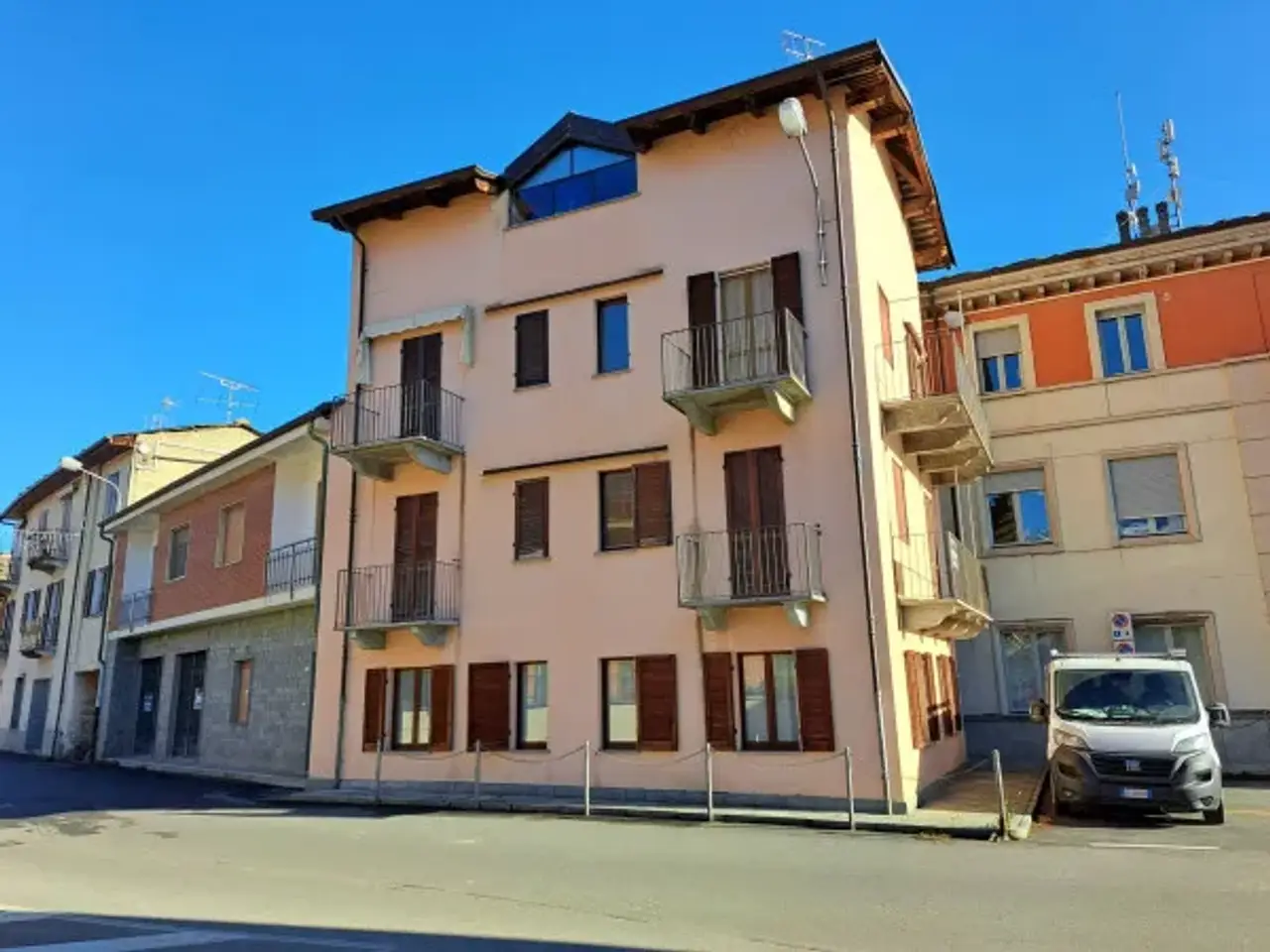 Ufficio in Via Barge 6, Paesana, {3} - Foto 1