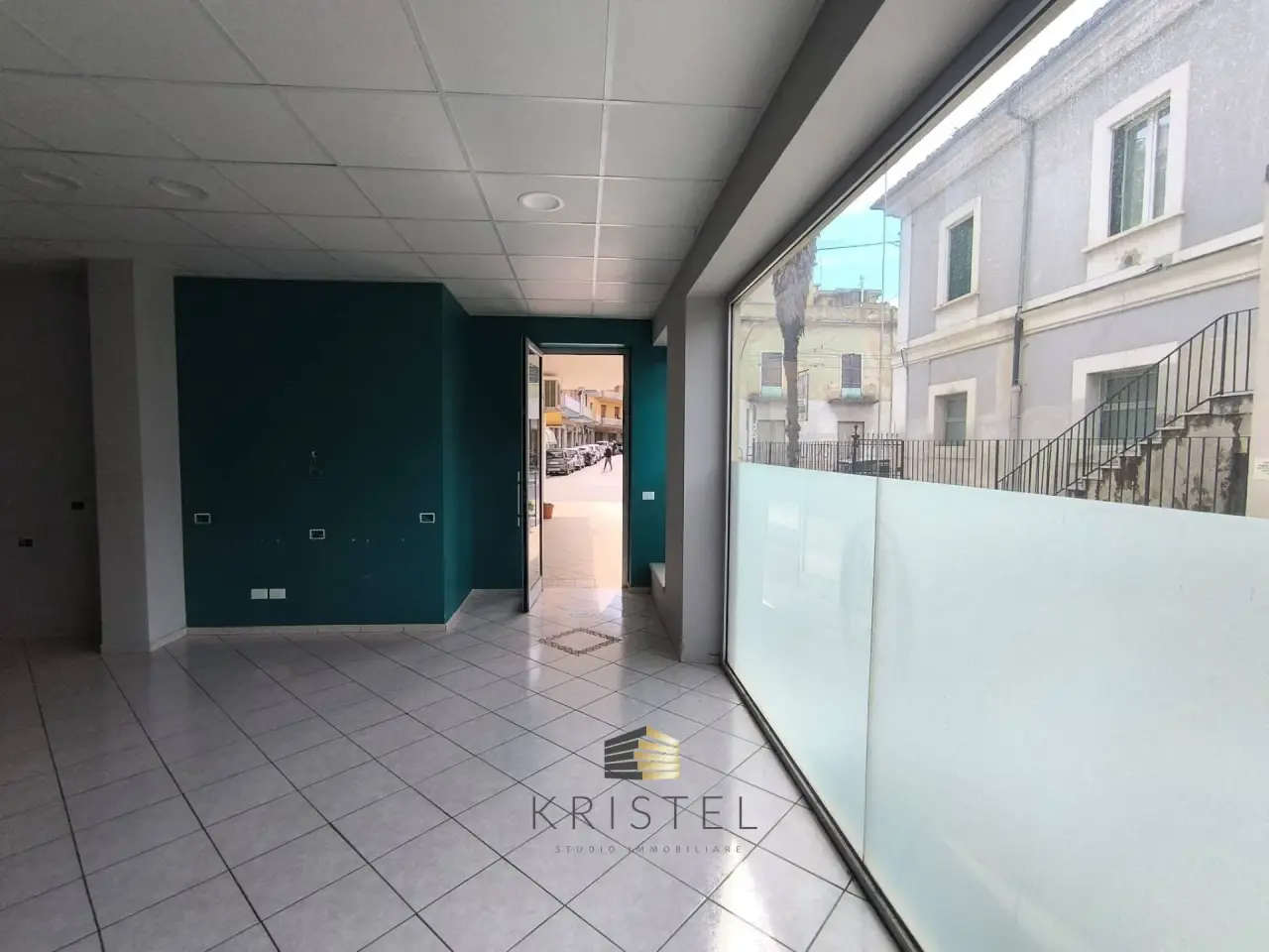 Negozio in Viale Benedetto Croce 93, Chieti, {3} - Foto 1