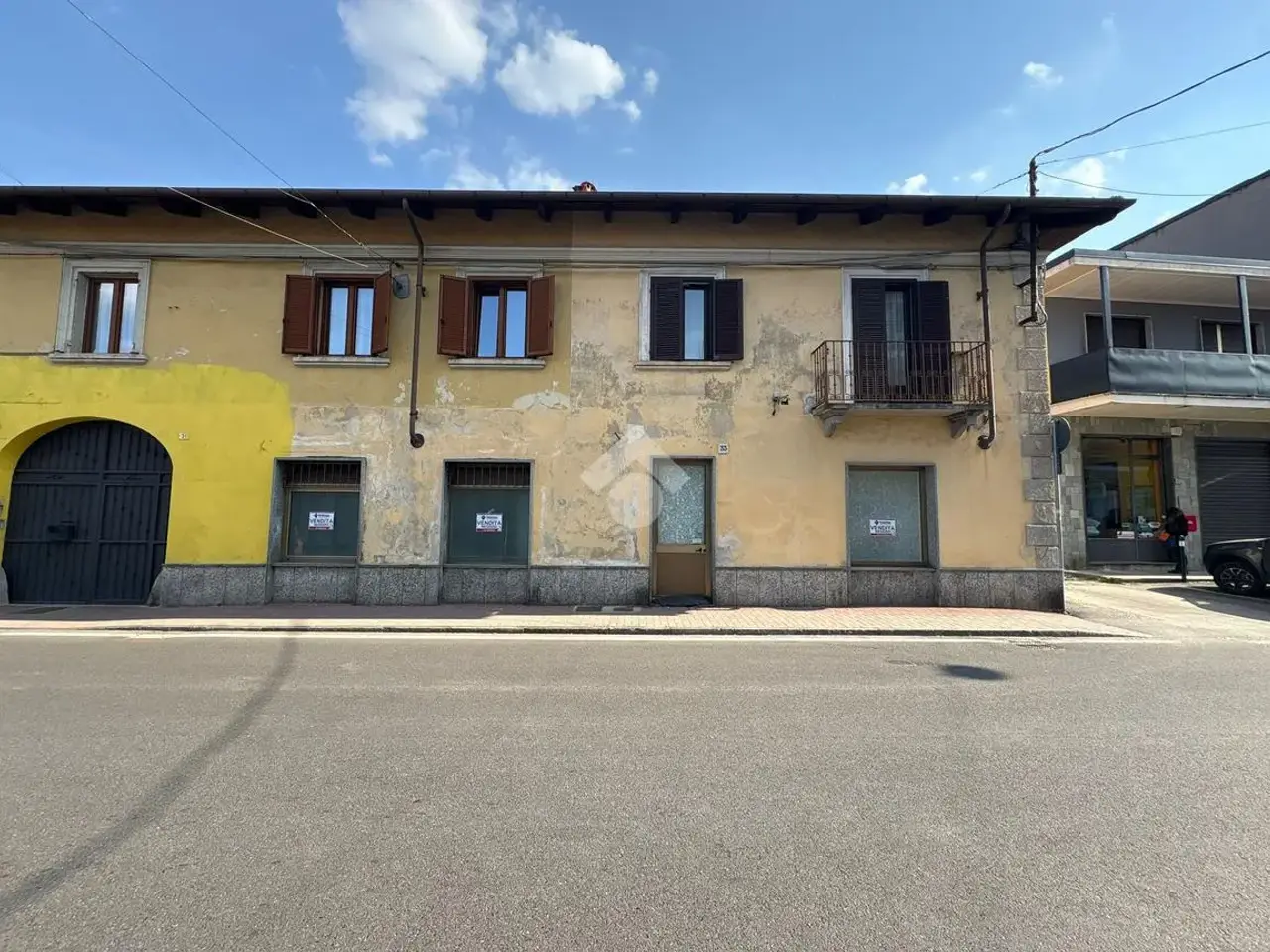 Negozio in Via Martiri della Libertà 33, Caselle Torinese, {3} - Foto 2
