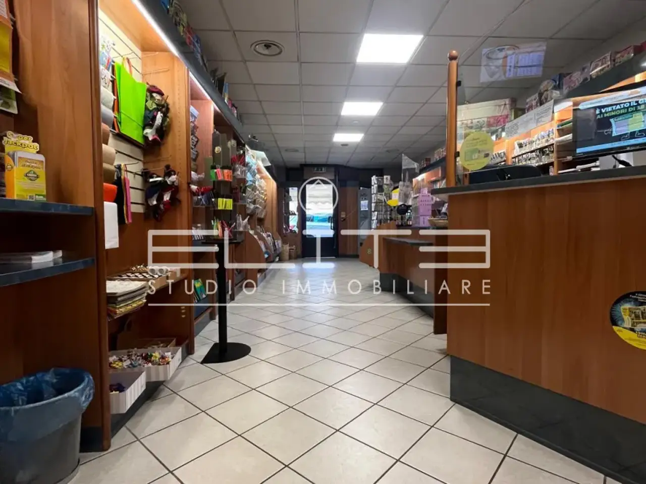 Negozio in Via delle Tavernelle, Ancona, {3} - Foto 1