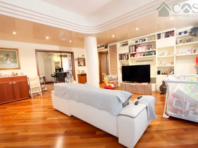 main gallery real estate image