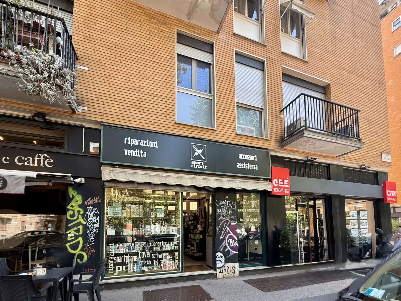Negozio in , Milano, {3} - Foto 1