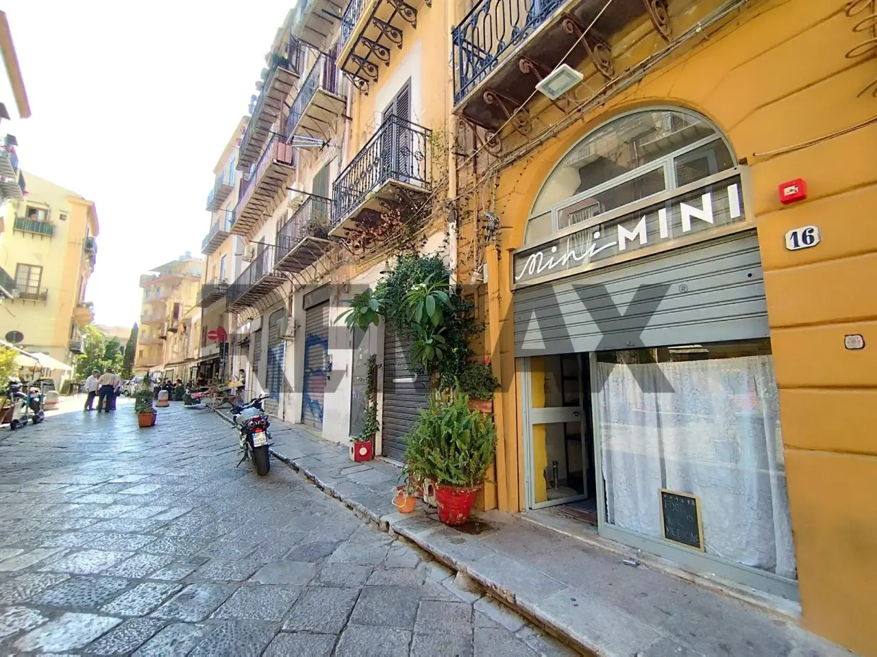 Esercizio commerciale in Piazza Aragona 16, Palermo, {3} - Foto 1