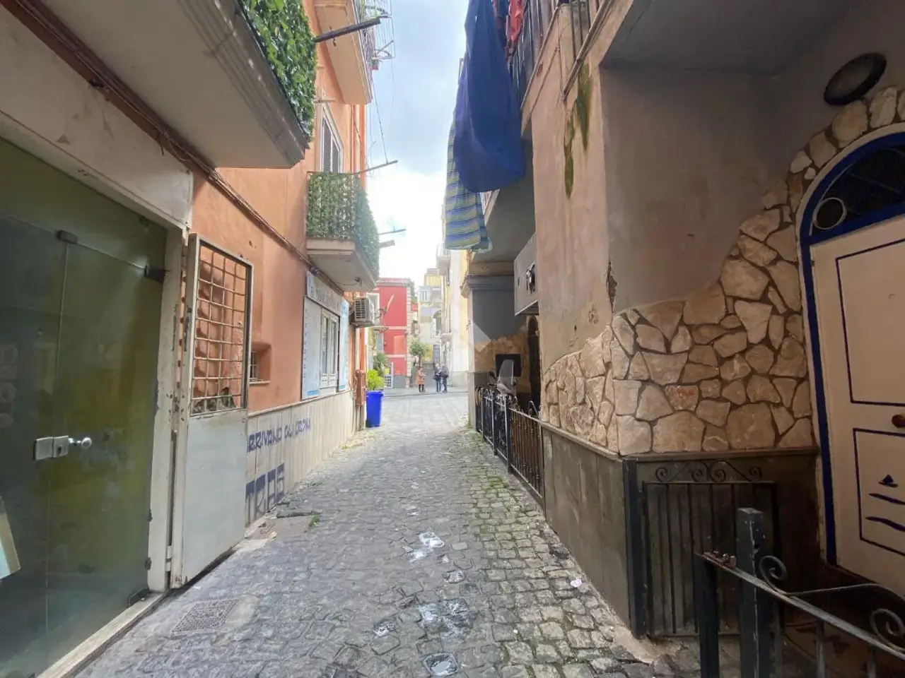 Negozio in Via Maso Carrese 20, Pozzuoli, {3} - Foto 1